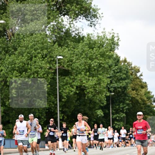 29.06.2025 - hella hamburg halbmarathon Dr. Thomas Lammeyer http://msf.ph/oto/8291220 29.06.2025 10:37:22 Kennedybrücke 1078, 1199, 1324, 1373, 1732, 1879, 1995, 2059, 2085, 2342, 2384, 2838, 3221, 3341, 3422, 3560, 3653, 3871, 4030, 4096, 4164, 4446, 4555, 5180, 5581, 5917, 6773, 6861, 6999, 7705, 8175, 8595, 8839, 8891, 8993, 9289, 9471, 9591, 9750, 9768, 9780 meine-sportfotos.de