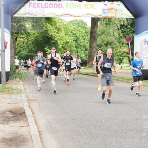 29.06.2025 - hella hamburg halbmarathon MichiJ http://msf.ph/oto/8291236 29.06.2025 10:33:36 Zwischen KM18-KM19 1920, 2188, 2470, 4277, 6819, 6831, 7087, 9105, 11688, 12161, 15365, 16725, 16803, 17544, 17835, 17960, 18810, 18862 meine-sportfotos.de