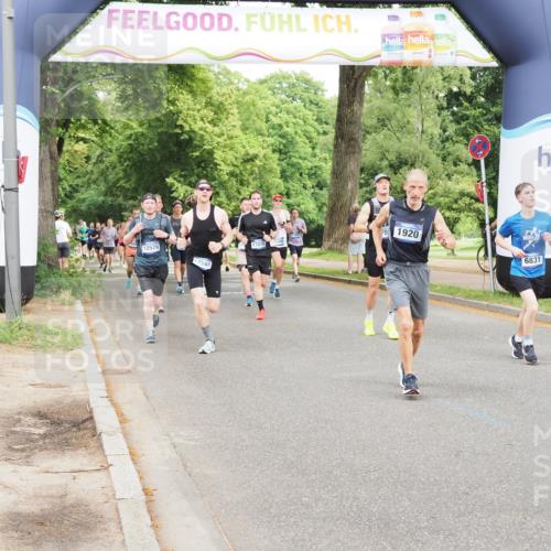 29.06.2025 - hella hamburg halbmarathon MichiJ http://msf.ph/oto/8291253 29.06.2025 10:33:36 Zwischen KM18-KM19 1920, 2188, 2470, 4277, 6819, 6831, 7087, 9105, 11688, 12161, 15365, 16725, 16803, 17544, 17835, 17960, 18810, 18862 meine-sportfotos.de