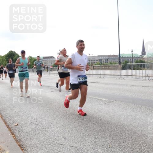 29.06.2025 - hella hamburg halbmarathon Lena Gebhardt http://msf.ph/oto/8291306 29.06.2025 10:11:52 Lombardsbrücke 1062, 1328, 1531, 1790, 1866, 1992, 3363, 4227, 5379, 5605, 7571, 8115, 8807, 8810, 9191, 9428, 10042, 10372, 10409, 10428, 11321, 11507, 11525, 11537, 11581, 11755, 11917, 12473, 13171, 13177, 13203, 13542, 13939, 13958, 14008, 14060, 14196, 14384, 15137, 15797, 15945, 16976, 17080, 17638, 17774, 17866, 18261, 18278, 18382, 18395, 18655 meine-sportfotos.de