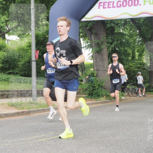 29.06.2025 - hella hamburg halbmarathon KatJ http://msf.ph/oto/8291327 29.06.2025 10:12:42 Zwischen KM18-KM19 35, 52, 6559 meine-sportfotos.de