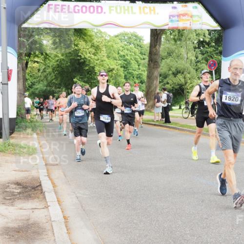 29.06.2025 - hella hamburg halbmarathon MichiJ http://msf.ph/oto/8291331 29.06.2025 10:33:37 Zwischen KM18-KM19 1920, 2188, 2470, 4277, 6819, 6831, 7087, 9105, 12161, 14462, 15365, 16725, 16803, 17544, 17835, 17960, 18810 meine-sportfotos.de