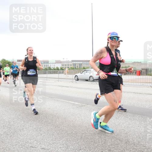 29.06.2025 - hella hamburg halbmarathon Lena Gebhardt http://msf.ph/oto/8291353 29.06.2025 10:55:49 Lombardsbrücke 17392, 1616, 1873, 1909, 1917, 2793, 3101, 3115, 3244, 3268, 4265, 4470, 4473, 4836, 4896, 5220, 5222, 5306, 5483, 5487, 5575, 5994, 6055, 6056, 6113, 6257, 6494, 6594, 7516, 7548, 7616, 7680, 7969, 8110, 8527, 8532, 8533, 8626, 8648, 9548, 9614, 9618, 9838, 9857, 9858, 9861, 9865, 9956, 10094, 10436, 10438, 10449, 10559, 10593, 10640, 10885, 11109, 11903, 11962, 11963, 12695, 12902, 14727, 16385 meine-sportfotos.de