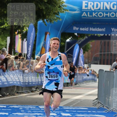 29.06.2025 - hella hamburg halbmarathon Strokosch-Dieckow http://msf.ph/oto/8291392 29.06.2025 10:19:23 Ziel 2659, 13016 meine-sportfotos.de