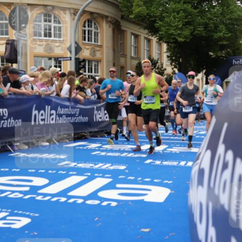 29.06.2025 - hella hamburg halbmarathon Strokosch-Dieckow http://msf.ph/oto/8291399 29.06.2025 10:50:07 Ziel 1119, 1216, 1321, 1507, 2020, 3296, 3562, 7176, 7657, 7930, 7932, 8313, 9031, 9303, 9965, 10371, 11607, 12203, 12235, 13225, 13282, 13758, 14257, 15620, 16403, 18228, 18657, 18658, 18811, 18884, 19040 meine-sportfotos.de