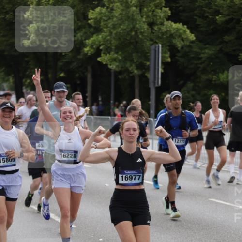 29.06.2025 - hella hamburg halbmarathon Jannik Wohlers http://msf.ph/oto/8291439 29.06.2025 10:36:15 Lombardsbrücke 1224, 1948, 2124, 2588, 3428, 4084, 4618, 4762, 6156, 6190, 6667, 7632, 8499, 8945, 9500, 9694, 9701, 9918, 10123, 10487, 11672, 12605, 12770, 12775, 13092, 13106, 13265, 13266, 13445, 13657, 13704, 13902, 13903, 15077, 15568, 15707, 15805, 15992, 16228, 16239, 16977, 17018, 17115, 17156, 17807, 18152, 18174, 18226, 18482, 18488, 18644, 18646, 18918, 18929 meine-sportfotos.de