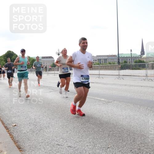 29.06.2025 - hella hamburg halbmarathon Lena Gebhardt http://msf.ph/oto/8291440 29.06.2025 10:11:52 Lombardsbrücke 1062, 1328, 1531, 1790, 1866, 1992, 3363, 4227, 5379, 5605, 7571, 8115, 8807, 8810, 9191, 9428, 10042, 10372, 10409, 10428, 11321, 11507, 11525, 11537, 11581, 11755, 11917, 12473, 13171, 13177, 13203, 13542, 13939, 13958, 14008, 14060, 14196, 14384, 15137, 15797, 15945, 16976, 17080, 17638, 17774, 17866, 18261, 18278, 18382, 18395, 18655 meine-sportfotos.de