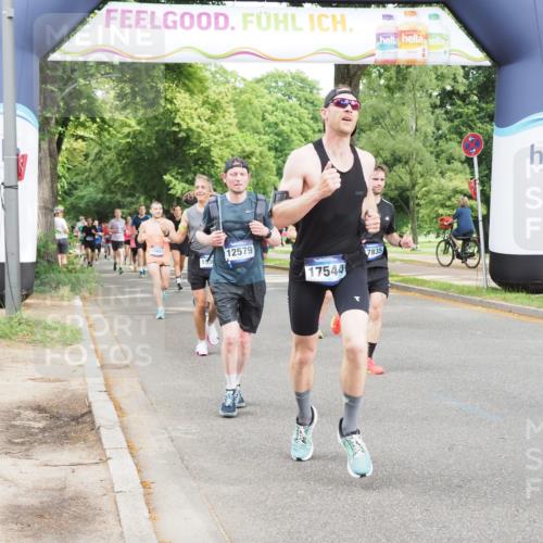 29.06.2025 - hella hamburg halbmarathon MichiJ http://msf.ph/oto/8291461 29.06.2025 10:33:38 Zwischen KM18-KM19 1920, 2188, 4277, 6819, 6831, 7087, 9105, 11495, 12161, 12579, 13687, 14462, 15362, 15365, 16725, 16803, 17544, 17835, 17960, 18810 meine-sportfotos.de