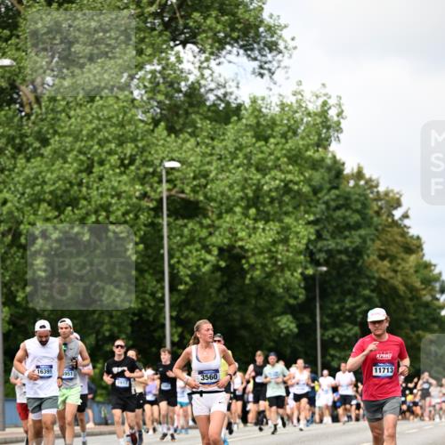 29.06.2025 - hella hamburg halbmarathon Dr. Thomas Lammeyer http://msf.ph/oto/8291488 29.06.2025 10:37:23 Kennedybrücke 1078, 1199, 1324, 1373, 1732, 1879, 1995, 2085, 2342, 2384, 2838, 3221, 3341, 3422, 3560, 3653, 3871, 4030, 4096, 4164, 4446, 5180, 5581, 5917, 6773, 6861, 6999, 7705, 8175, 8595, 8839, 8891, 8993, 9289, 9471, 9591, 9750, 9768, 9780 meine-sportfotos.de