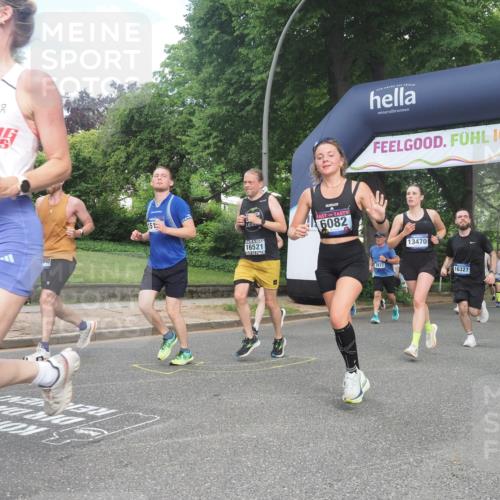 29.06.2025 - hella hamburg halbmarathon KatJ http://msf.ph/oto/8291499 29.06.2025 10:42:12 Zwischen KM18-KM19 2252, 2612, 3177, 3861, 5021, 6082, 6084, 6433, 6569 meine-sportfotos.de