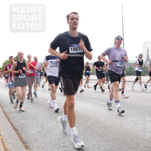 29.06.2025 - hella hamburg halbmarathon Lena Gebhardt http://msf.ph/oto/8291681 29.06.2025 10:36:22 Lombardsbrücke 8581, 576, 5246, 13679, 10577, 3404, 16945, 183, 17044, 1008, 1010, 1036, 1102, 1183, 1224, 1775, 1780, 1835, 2124, 2520, 2870, 3398, 3401, 3404, 3428, 3699, 3741, 3877, 4245, 4326, 4413, 4442, 4798, 4937, 5012, 5246, 5427, 5540, 5573, 5666, 5747, 5809, 5919, 6092, 6093, 6184, 6190, 6417, 6667, 6896, 7086, 7111, 7140, 7275, 7575, 7576, 7632, 8356, 8498, 8530, 8581, 8945, 8947, 9115, 9117, 9229, 9432, 13265, 15077, 17156, 17807, 18152, 18488 meine-sportfotos.de