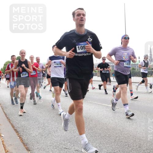 29.06.2025 - hella hamburg halbmarathon Lena Gebhardt http://msf.ph/oto/8291722 29.06.2025 10:36:22 Lombardsbrücke 8581, 576, 524, 13679, 105, 3404, 183, 1704, 1008, 1010, 1036, 1102, 1183, 1224, 1775, 1780, 1835, 2124, 2520, 2870, 3398, 3401, 3404, 3428, 3699, 3741, 3877, 4245, 4326, 4413, 4442, 4798, 4937, 5012, 5246, 5427, 5540, 5573, 5666, 5747, 5809, 5919, 6092, 6093, 6184, 6190, 6417, 6667, 6896, 7086, 7111, 7140, 7275, 7575, 7576, 7632, 8356, 8498, 8530, 8581, 8945, 8947, 9115, 9117, 9229, 9432, 13265, 15077, 17156, 17807, 18152, 18488 meine-sportfotos.de