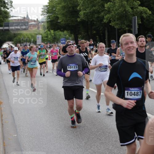 29.06.2025 - hella hamburg halbmarathon Jannik Wohlers http://msf.ph/oto/8291796 29.06.2025 10:36:21 Lombardsbrücke 1118, 1253, 1948, 1952, 1954, 2552, 2588, 3873, 3895, 4084, 4618, 4762, 4996, 5789, 6156, 6359, 7773, 8499, 8936, 8937, 9295, 9500, 9694, 9701, 10123, 10487, 11672, 11831, 11912, 12302, 12605, 12770, 12775, 13092, 13106, 13165, 13265, 13266, 13657, 13704, 13902, 13903, 14695, 15077, 15588, 15805, 15972, 15992, 16228, 16309, 16977, 17018, 17115, 17156, 17349, 17807, 18152, 18174, 18482, 18488, 18644, 18646, 18929 meine-sportfotos.de