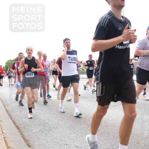 29.06.2025 - hella hamburg halbmarathon Lena Gebhardt http://msf.ph/oto/8291798 29.06.2025 10:36:22 Lombardsbrücke 8581, 246, 13679, 15234, 8518, 1008, 1010, 1036, 1102, 1183, 1224, 1775, 1780, 1835, 2124, 2520, 2870, 3398, 3401, 3404, 3428, 3699, 3741, 3877, 4245, 4326, 4413, 4442, 4798, 4937, 5012, 5246, 5427, 5540, 5573, 5666, 5747, 5809, 5919, 6092, 6093, 6184, 6190, 6417, 6667, 6896, 7086, 7111, 7140, 7275, 7575, 7576, 7632, 8356, 8498, 8530, 8581, 8945, 8947, 9115, 9117, 9229, 9432, 13265, 15077, 17156, 17807, 18152, 18488 meine-sportfotos.de