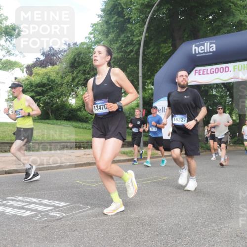 29.06.2025 - hella hamburg halbmarathon KatJ http://msf.ph/oto/8291884 29.06.2025 10:42:13 Zwischen KM18-KM19 2252, 2612, 3177, 3861, 5021, 6082, 6084, 6433, 6569 meine-sportfotos.de