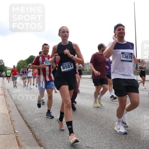 29.06.2025 - hella hamburg halbmarathon Lena Gebhardt http://msf.ph/oto/8291893 29.06.2025 10:36:23 Lombardsbrücke 7575, 8581, 13679, 18518, 340, 1008, 1010, 1036, 1102, 1183, 1224, 1775, 1780, 1835, 2124, 2520, 2870, 3398, 3401, 3404, 3428, 3699, 3741, 3877, 4245, 4326, 4413, 4442, 4798, 4937, 5012, 5246, 5427, 5540, 5573, 5666, 5747, 5809, 5919, 6092, 6093, 6184, 6190, 6417, 6667, 6896, 7086, 7111, 7140, 7275, 7575, 7576, 7632, 8356, 8498, 8530, 8581, 8945, 8947, 9115, 9117, 9229, 13265, 15077, 17156, 17807, 18152, 18488 meine-sportfotos.de
