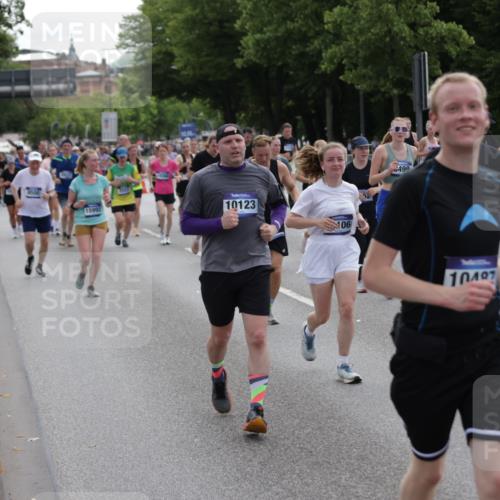 29.06.2025 - hella hamburg halbmarathon Jannik Wohlers http://msf.ph/oto/8291917 29.06.2025 10:36:21 Lombardsbrücke 1118, 1253, 1948, 1952, 1954, 2552, 2588, 3873, 3895, 4084, 4618, 4762, 4996, 5789, 6156, 6359, 7773, 8499, 8936, 8937, 9295, 9500, 9694, 9701, 10123, 10487, 11672, 11831, 11912, 12302, 12605, 12770, 12775, 13092, 13106, 13165, 13265, 13266, 13657, 13704, 13902, 13903, 14695, 15077, 15588, 15805, 15972, 15992, 16228, 16309, 16977, 17018, 17115, 17156, 17349, 17807, 18152, 18174, 18482, 18488, 18644, 18646, 18929 meine-sportfotos.de