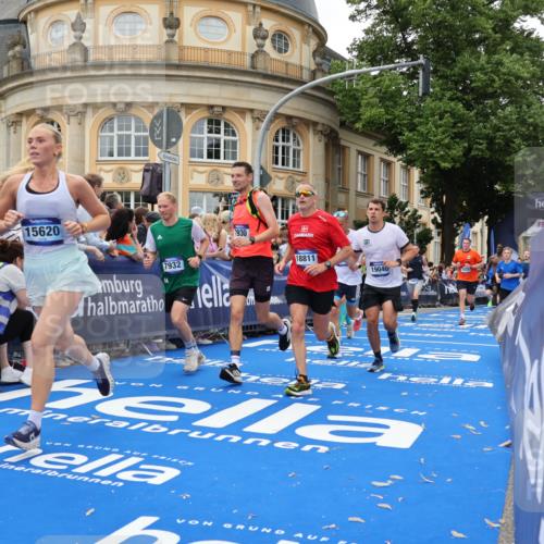 29.06.2025 - hella hamburg halbmarathon Strokosch-Dieckow http://msf.ph/oto/8291921 29.06.2025 10:50:16 Ziel 1119, 3296, 4247, 4933, 7176, 7930, 7932, 8899, 8921, 10371, 11607, 12035, 12235, 12949, 13609, 13690, 14034, 15620, 16000, 16242, 18499, 18811, 19040 meine-sportfotos.de