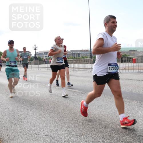 29.06.2025 - hella hamburg halbmarathon Lena Gebhardt http://msf.ph/oto/8291937 29.06.2025 10:11:52 Lombardsbrücke 1062, 1328, 1531, 1790, 1866, 1992, 3363, 4227, 5379, 5605, 7571, 8115, 8807, 8810, 9191, 9428, 10042, 10372, 10409, 10428, 11321, 11507, 11525, 11537, 11581, 11755, 11917, 12473, 13171, 13177, 13203, 13542, 13939, 13958, 14008, 14060, 14196, 14384, 15137, 15797, 15945, 16976, 17080, 17638, 17774, 17866, 18261, 18278, 18382, 18395, 18655 meine-sportfotos.de