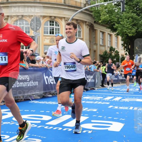 29.06.2025 - hella hamburg halbmarathon Strokosch-Dieckow http://msf.ph/oto/8291961 29.06.2025 10:50:17 Ziel 1119, 4247, 4933, 6795, 7930, 7932, 8899, 8921, 10371, 11607, 12035, 12235, 12949, 13609, 13690, 14034, 15620, 16000, 16242, 18499, 18811, 19040 meine-sportfotos.de