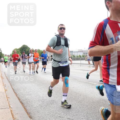 29.06.2025 - hella hamburg halbmarathon Lena Gebhardt http://msf.ph/oto/8292005 29.06.2025 10:36:24 Lombardsbrücke 5809, 5012, 19230, 7575, 169, 1008, 1010, 1036, 1102, 1183, 1224, 1775, 1780, 1835, 2124, 2520, 2870, 3398, 3401, 3404, 3428, 3699, 3741, 3877, 4245, 4326, 4442, 4798, 4937, 5012, 5246, 5427, 5540, 5573, 5666, 5747, 5809, 5919, 6092, 6093, 6184, 6190, 6417, 6667, 6896, 7086, 7111, 7140, 7275, 7575, 7576, 7632, 8356, 8498, 8530, 8581, 8945, 8947, 9115, 9117, 9229, 13265, 15077, 17156, 17807, 18152, 18488 meine-sportfotos.de