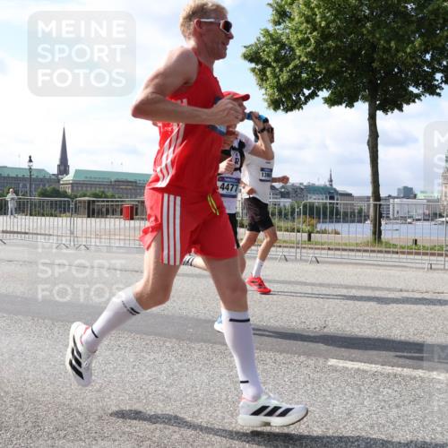 29.06.2025 - hella hamburg halbmarathon Lena Gebhardt http://msf.ph/oto/8292034 29.06.2025 09:46:29 Lombardsbrücke 4477, 13961, 1344, 1889, 2243, 2525, 3809, 3843, 3955, 4477, 4812, 4944, 5042, 5048, 5152, 6169, 6495, 6683, 7055, 7534, 7628, 7845, 7901, 8312, 8784, 8864, 8956, 9345, 10298, 10453, 10865, 10927, 10929, 11199, 11230, 11282, 11304, 11661, 11833, 12447, 12987, 13252, 13617, 13961, 14276, 14293, 14310, 15115, 15391, 15689, 15902, 16065, 16140, 16243, 16507, 16580, 16811, 16931, 16957, 17213, 17768 meine-sportfotos.de