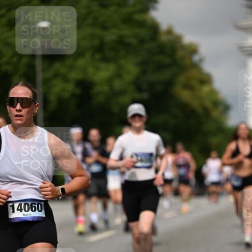 29.06.2025 - hella hamburg halbmarathon Dr. Thomas Lammeyer http://msf.ph/oto/8292046 29.06.2025 10:16:07 Kennedybrücke 1249, 1610, 1785, 1790, 1850, 1851, 2963, 2964, 3182, 3248, 3262, 3746, 3837, 4453, 4499, 5166, 5176, 6822, 6871, 6966, 7370, 8206, 8207, 8971, 9119, 9253, 9254, 9405, 10685 meine-sportfotos.de