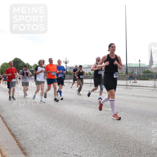 29.06.2025 - hella hamburg halbmarathon Lena Gebhardt http://msf.ph/oto/8292161 29.06.2025 10:36:25 Lombardsbrücke 5809, 5012, 18466, 5573, 1646, 1889, 1008, 1010, 1036, 1102, 1183, 1224, 1775, 1780, 1835, 2124, 2520, 2588, 2870, 3398, 3401, 3404, 3428, 3699, 3741, 3877, 4084, 4245, 4326, 4442, 4798, 4937, 5012, 5246, 5427, 5540, 5573, 5666, 5747, 5809, 5919, 6092, 6093, 6184, 6190, 6417, 6667, 6896, 7086, 7111, 7140, 7275, 7575, 7576, 7632, 8356, 8498, 8530, 8581, 8945, 8947, 9115, 9117, 9229, 9500, 13265, 15077, 17156, 17807, 18152, 18488 meine-sportfotos.de