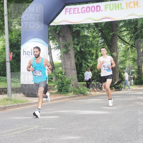 29.06.2025 - hella hamburg halbmarathon KatJ http://msf.ph/oto/8292167 29.06.2025 10:13:04 Zwischen KM18-KM19 4128, 4571 meine-sportfotos.de