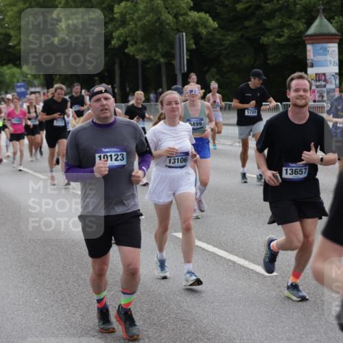 29.06.2025 - hella hamburg halbmarathon Jannik Wohlers http://msf.ph/oto/8292178 29.06.2025 10:36:22 Lombardsbrücke 1118, 1253, 1948, 1952, 1954, 2552, 2588, 3873, 3895, 4084, 4618, 4762, 4996, 5789, 6156, 6359, 7773, 8499, 8936, 8937, 9295, 9500, 9694, 9701, 10123, 10487, 11672, 11831, 11912, 12218, 12302, 12605, 12770, 12775, 13092, 13106, 13165, 13265, 13266, 13657, 13704, 13902, 13903, 14695, 15077, 15588, 15805, 15972, 15992, 16228, 16309, 16885, 16977, 17018, 17115, 17156, 17349, 17807, 18152, 18174, 18482, 18488, 18929 meine-sportfotos.de