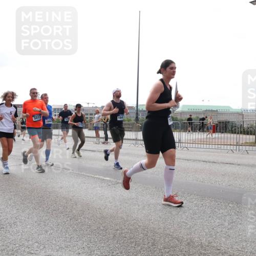 29.06.2025 - hella hamburg halbmarathon Lena Gebhardt http://msf.ph/oto/8292183 29.06.2025 10:36:25 Lombardsbrücke 9229, 5809, 5012, 18466, 1646, 5919, 1008, 1010, 1036, 1102, 1183, 1224, 1775, 1780, 1835, 2124, 2520, 2588, 2870, 3398, 3401, 3404, 3428, 3699, 3741, 3877, 4084, 4245, 4326, 4442, 4798, 4937, 5012, 5246, 5427, 5540, 5573, 5666, 5747, 5809, 5919, 6092, 6093, 6184, 6190, 6417, 6667, 6896, 7086, 7111, 7140, 7275, 7575, 7576, 7632, 8356, 8498, 8530, 8581, 8945, 8947, 9115, 9117, 9229, 9500, 13265, 15077, 17156, 17807, 18152, 18488 meine-sportfotos.de