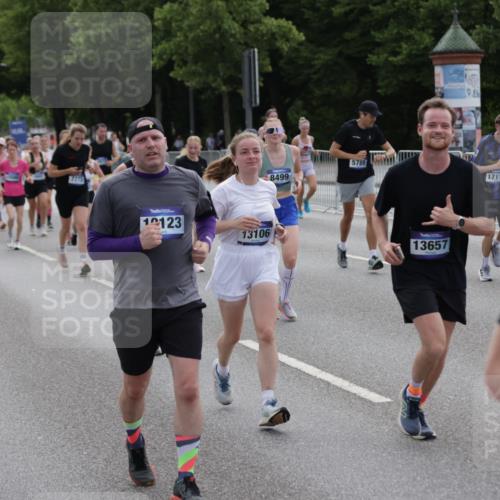 29.06.2025 - hella hamburg halbmarathon Jannik Wohlers http://msf.ph/oto/8292222 29.06.2025 10:36:22 Lombardsbrücke 1118, 1253, 1948, 1952, 1954, 2552, 2588, 3873, 3895, 4084, 4618, 4762, 4996, 5789, 6156, 6359, 7773, 8499, 8936, 8937, 9295, 9500, 9694, 9701, 10123, 10487, 11672, 11831, 11912, 12218, 12302, 12605, 12770, 12775, 13092, 13106, 13165, 13265, 13266, 13657, 13704, 13902, 13903, 14695, 15077, 15588, 15805, 15972, 15992, 16228, 16309, 16885, 16977, 17018, 17115, 17156, 17349, 17807, 18152, 18174, 18482, 18488, 18929 meine-sportfotos.de