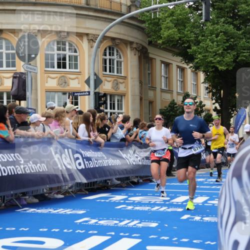 29.06.2025 - hella hamburg halbmarathon Strokosch-Dieckow http://msf.ph/oto/8292227 29.06.2025 10:50:26 Ziel 3414, 4127, 4247, 5447, 6282, 6795, 7397, 8153, 8576, 8899, 11214, 11455, 12035, 12624, 13812, 14034, 14626, 15803, 16806, 17179, 17247, 17319, 18394 meine-sportfotos.de