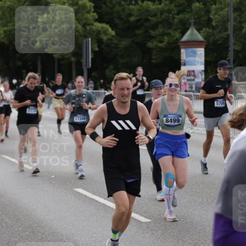 29.06.2025 - hella hamburg halbmarathon Jannik Wohlers http://msf.ph/oto/8292328 29.06.2025 10:36:24 Lombardsbrücke 1118, 1253, 1948, 1952, 1954, 2552, 2588, 3165, 3873, 3895, 4084, 4618, 4762, 4996, 5789, 6156, 6359, 7773, 8499, 8936, 8937, 9295, 9500, 9694, 9701, 10123, 10487, 10862, 11672, 11831, 11912, 12218, 12302, 12605, 12770, 12775, 13092, 13106, 13165, 13265, 13266, 13657, 13704, 13902, 13903, 14695, 15077, 15588, 15805, 15972, 15992, 16228, 16309, 16885, 16977, 17018, 17115, 17156, 17349, 17504, 18152, 18174, 18482, 18488 meine-sportfotos.de