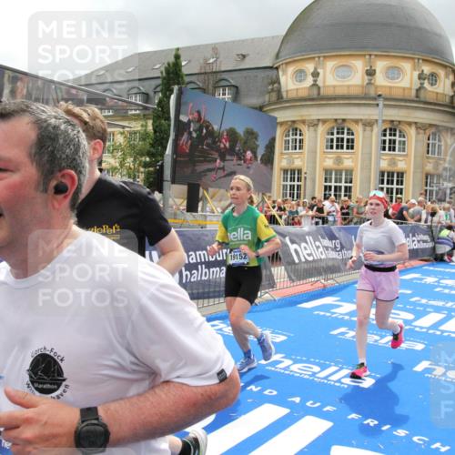 29.06.2025 - hella hamburg halbmarathon Michael Strokosch http://msf.ph/oto/8292351 29.06.2025 10:56:21 Ziel 1193, 4029, 5465, 5672, 7547, 9903, 10789, 11231, 11309, 12348, 15300, 15484, 16113, 16375, 16634, 17468, 18117, 18495, 18652, 18741, 19152 meine-sportfotos.de
