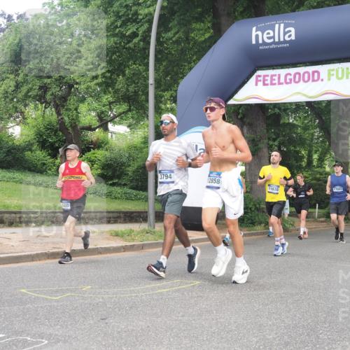 29.06.2025 - hella hamburg halbmarathon KatJ http://msf.ph/oto/8292365 29.06.2025 10:42:22 Zwischen KM18-KM19 1125, 2474, 3037, 3794, 5672, 6443 meine-sportfotos.de