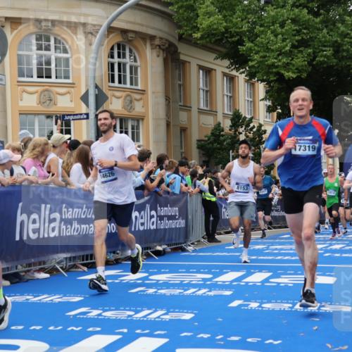 29.06.2025 - hella hamburg halbmarathon Strokosch-Dieckow http://msf.ph/oto/8292367 29.06.2025 10:50:30 Ziel 1399, 1750, 3414, 4127, 4346, 5447, 6282, 6662, 6795, 7397, 7786, 8153, 8576, 9057, 11214, 11455, 12035, 12624, 13808, 13812, 13875, 14626, 15519, 15803, 16806, 17179, 17247, 17319, 18006, 18394 meine-sportfotos.de