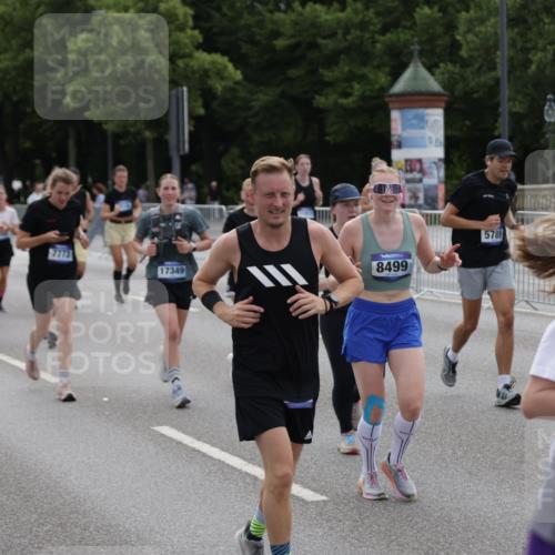 29.06.2025 - hella hamburg halbmarathon Jannik Wohlers http://msf.ph/oto/8292369 29.06.2025 10:36:24 Lombardsbrücke 1118, 1253, 1948, 1952, 1954, 2552, 2588, 3165, 3873, 3895, 4084, 4618, 4762, 4996, 5789, 6156, 6359, 7773, 8499, 8936, 8937, 9295, 9500, 9694, 9701, 10123, 10487, 10862, 11672, 11831, 11912, 12218, 12302, 12605, 12770, 12775, 13092, 13106, 13165, 13265, 13266, 13657, 13704, 13902, 13903, 14695, 15077, 15588, 15805, 15972, 15992, 16228, 16309, 16885, 16977, 17018, 17115, 17156, 17349, 17504, 18152, 18174, 18482, 18488 meine-sportfotos.de