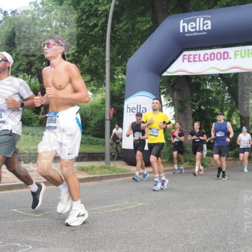 29.06.2025 - hella hamburg halbmarathon KatJ http://msf.ph/oto/8292392 29.06.2025 10:42:22 Zwischen KM18-KM19 1125, 2474, 3037, 3794, 5672, 6443 meine-sportfotos.de
