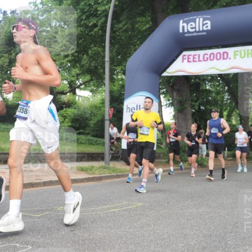 29.06.2025 - hella hamburg halbmarathon KatJ http://msf.ph/oto/8292401 29.06.2025 10:42:22 Zwischen KM18-KM19 1125, 2474, 3037, 3794, 5672, 6443 meine-sportfotos.de
