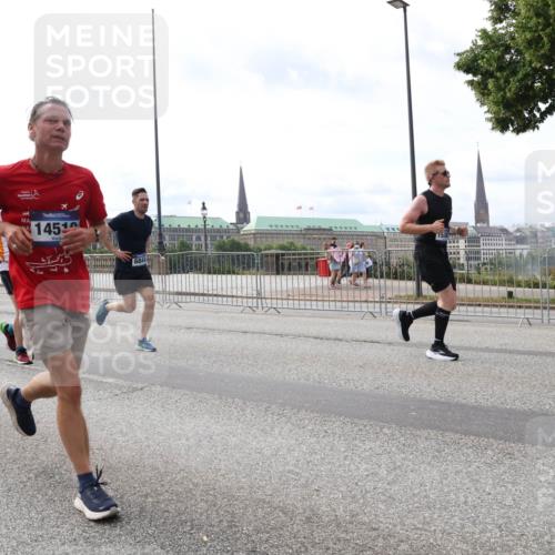 29.06.2025 - hella hamburg halbmarathon Lena Gebhardt http://msf.ph/oto/8292446 29.06.2025 10:21:20 Lombardsbrücke 1451, 1028, 1072, 1266, 1401, 1658, 2271, 2383, 2635, 2815, 2956, 2986, 3122, 3161, 3453, 3770, 3813, 3817, 3825, 3826, 4082, 4350, 4697, 4786, 5041, 5061, 5122, 5373, 5395, 5412, 5493, 5759, 5767, 6103, 6275, 6308, 6844, 7228, 7375, 7522, 7553, 7608, 7781, 8095, 8286, 8724, 8726, 8844, 9005, 9011, 9100, 9108, 9236, 9369, 9483, 9499, 9501, 9532, 9624, 10374, 10585, 10602, 10874, 11698, 12175, 12694, 13057, 13508 meine-sportfotos.de