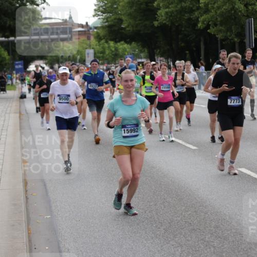 29.06.2025 - hella hamburg halbmarathon Jannik Wohlers http://msf.ph/oto/8292482 29.06.2025 10:36:24 Lombardsbrücke 1118, 1253, 1948, 1952, 1954, 2552, 2588, 3165, 3873, 3895, 4084, 4618, 4762, 4996, 5789, 6156, 6359, 7773, 8499, 8936, 8937, 9295, 9500, 9694, 9701, 10123, 10487, 10862, 11672, 11831, 11912, 12218, 12302, 12605, 12770, 12775, 13092, 13106, 13165, 13265, 13266, 13657, 13704, 13902, 13903, 14695, 15077, 15588, 15805, 15972, 15992, 16228, 16309, 16885, 16977, 17018, 17115, 17156, 17349, 17504, 18152, 18174, 18482, 18488 meine-sportfotos.de