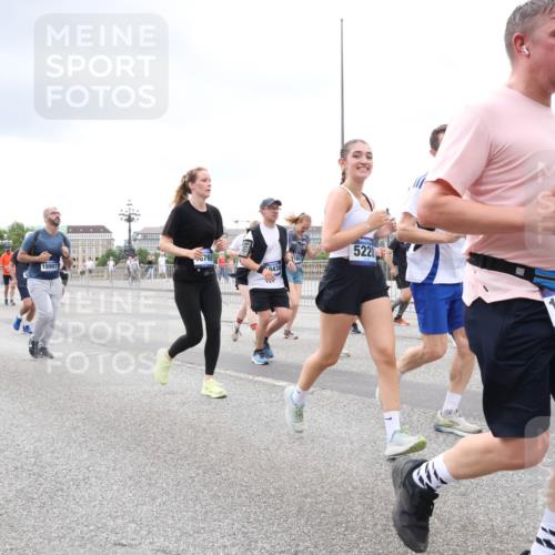 29.06.2025 - hella hamburg halbmarathon Lena Gebhardt http://msf.ph/oto/8292775 29.06.2025 10:55:55 Lombardsbrücke 768, 12902, 18907, 0438, 5220, 12695, 000, 1616, 1738, 1873, 1909, 1917, 2095, 2793, 3101, 3244, 3268, 4265, 4354, 4470, 4473, 4836, 4896, 5220, 5222, 5306, 5487, 5575, 5580, 5994, 6055, 6056, 6113, 6257, 6494, 6594, 6968, 7516, 7548, 7616, 7969, 8005, 8110, 8305, 8527, 8532, 8533, 8626, 8648, 9435, 9548, 9606, 9614, 9618, 9838, 9857, 9858, 9861, 9865, 9956, 10094, 10436, 10438, 10449, 10559, 10593, 10640, 10987, 11903, 11962, 11963, 12695, 12902 meine-sportfotos.de