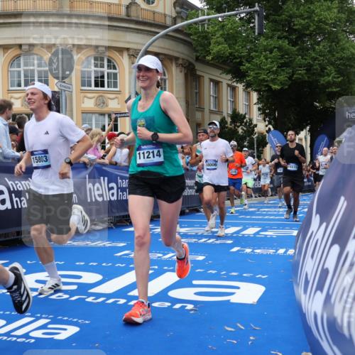 29.06.2025 - hella hamburg halbmarathon Strokosch-Dieckow http://msf.ph/oto/8292778 29.06.2025 10:50:36 Ziel 1399, 1750, 2234, 2788, 3414, 4346, 5447, 6282, 6662, 6712, 7134, 7397, 7583, 7786, 7952, 8153, 8576, 9057, 11214, 11356, 13701, 13808, 13812, 13875, 15519, 15803, 16291, 16806, 17179, 17247, 18006, 18229, 18413, 18820 meine-sportfotos.de