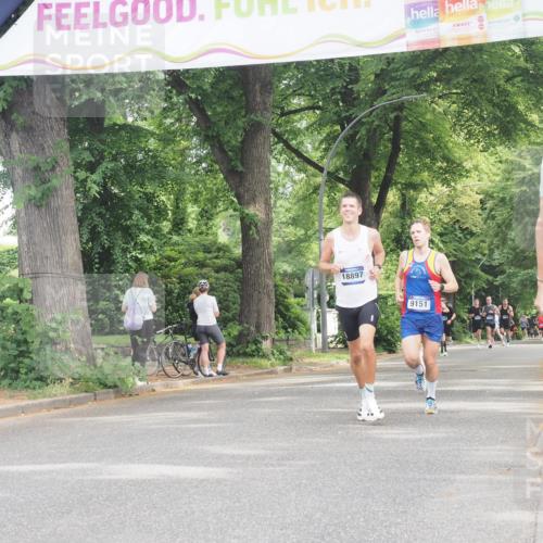 29.06.2025 - hella hamburg halbmarathon KatJ http://msf.ph/oto/8292805 29.06.2025 10:13:12 Zwischen KM18-KM19 4128 meine-sportfotos.de