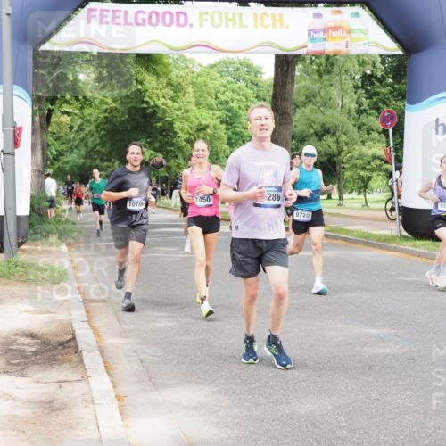 29.06.2025 - hella hamburg halbmarathon MichiJ http://msf.ph/oto/8292832 29.06.2025 10:33:46 Zwischen KM18-KM19 5706, 6711, 7450, 8374, 9720, 10796, 11495, 12528, 12579, 13687, 13919, 14228, 14764, 14783, 15362, 16286, 16834, 17492, 18081 meine-sportfotos.de