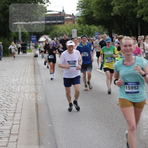 29.06.2025 - hella hamburg halbmarathon Jannik Wohlers http://msf.ph/oto/8292843 29.06.2025 10:36:25 Lombardsbrücke 1118, 1253, 1948, 1952, 1954, 2552, 2588, 3165, 3873, 3895, 4084, 4618, 4762, 4996, 5789, 6156, 6359, 7773, 8499, 8936, 8937, 9295, 9500, 9694, 9701, 10123, 10487, 10862, 11672, 11831, 11912, 12218, 12302, 12532, 12605, 12770, 12775, 13092, 13106, 13165, 13265, 13266, 13657, 13704, 13902, 13903, 14695, 15077, 15588, 15805, 15972, 15992, 16228, 16309, 16885, 16977, 17018, 17115, 17156, 17349, 17504, 18174, 18482, 18488 meine-sportfotos.de