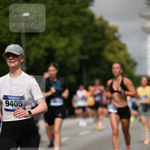 29.06.2025 - hella hamburg halbmarathon Dr. Thomas Lammeyer http://msf.ph/oto/8292866 29.06.2025 10:16:08 Kennedybrücke 1249, 1610, 1785, 1790, 1850, 1851, 2963, 2964, 3182, 3248, 3262, 3746, 3837, 4453, 4499, 5166, 5176, 6822, 6871, 6966, 7370, 8206, 8207, 8971, 9119, 9253, 9254, 9405, 10685 meine-sportfotos.de