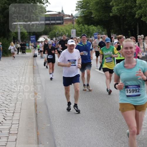 29.06.2025 - hella hamburg halbmarathon Jannik Wohlers http://msf.ph/oto/8292868 29.06.2025 10:36:26 Lombardsbrücke 1118, 1253, 1339, 1948, 1952, 1954, 2552, 2588, 3165, 3873, 3895, 4084, 4618, 4762, 4996, 5789, 6156, 6359, 7773, 8499, 8758, 8936, 8937, 9295, 9500, 9694, 9701, 10123, 10487, 10862, 11672, 11831, 11912, 12218, 12302, 12532, 12605, 12770, 12775, 13092, 13106, 13165, 13265, 13266, 13657, 13704, 13902, 13903, 14695, 15077, 15588, 15805, 15972, 15992, 16228, 16309, 16885, 16977, 17018, 17115, 17349, 17504, 18174, 18482, 18488 meine-sportfotos.de