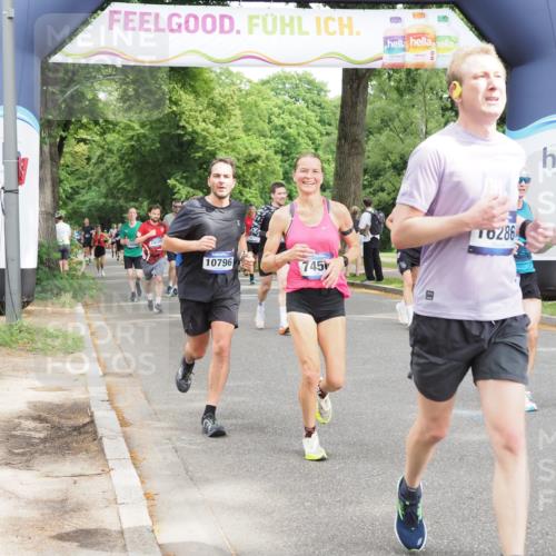 29.06.2025 - hella hamburg halbmarathon MichiJ http://msf.ph/oto/8292906 29.06.2025 10:33:47 Zwischen KM18-KM19 5706, 6711, 7385, 7450, 8374, 9720, 10796, 12528, 13919, 14228, 14764, 14783, 16286, 16834, 17492, 18081 meine-sportfotos.de